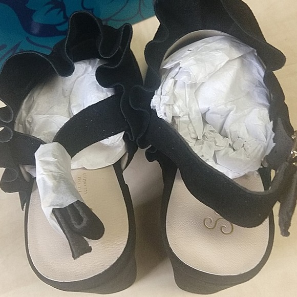 Seychelles Sightseeing Suede Slingback Heel Sandal - Picture 8 of 14